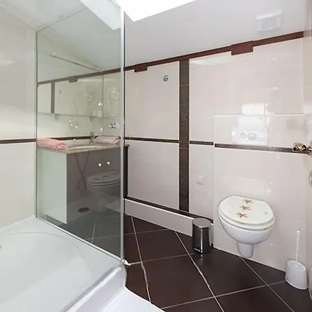 Appartement 16 *