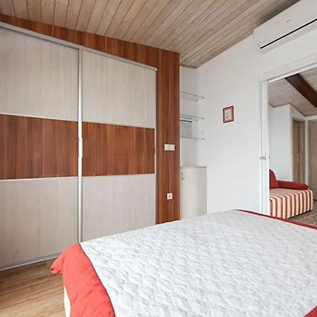 Appartement 16 *